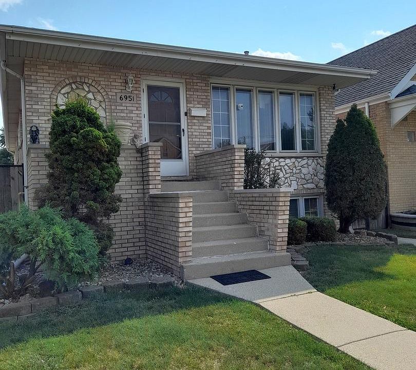 1st image of 6951 S Karlov Ave