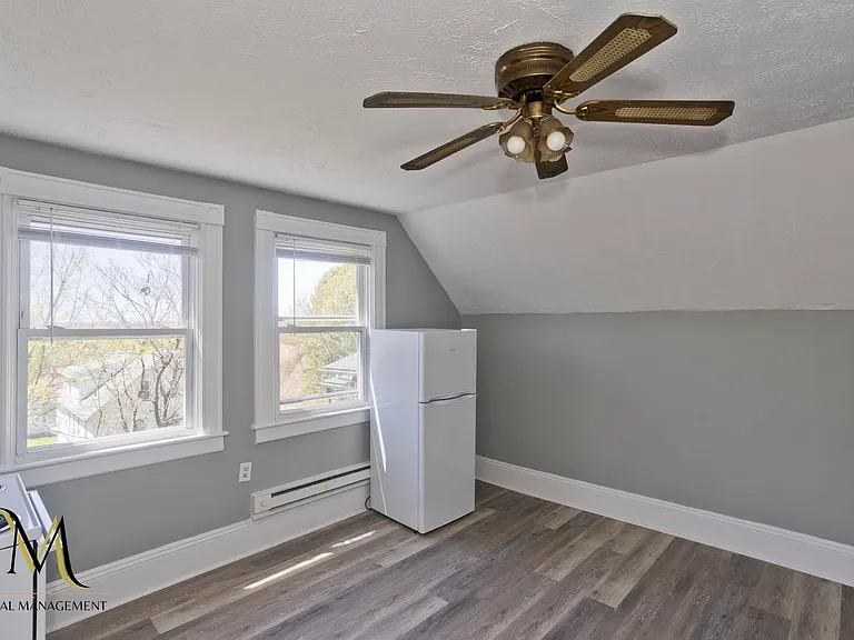 122 Fort Pleasant Ave #3 — Photo 5