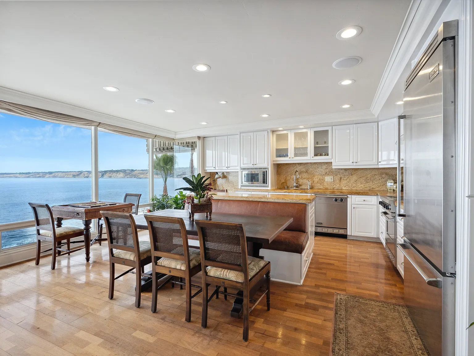 2 bed, 1115 sqft, $10,000 — Photo 4