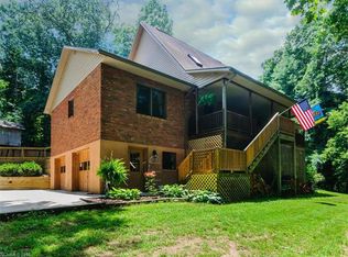 31 Old Patton Hill Rd, Jeffersontown, NC 28778