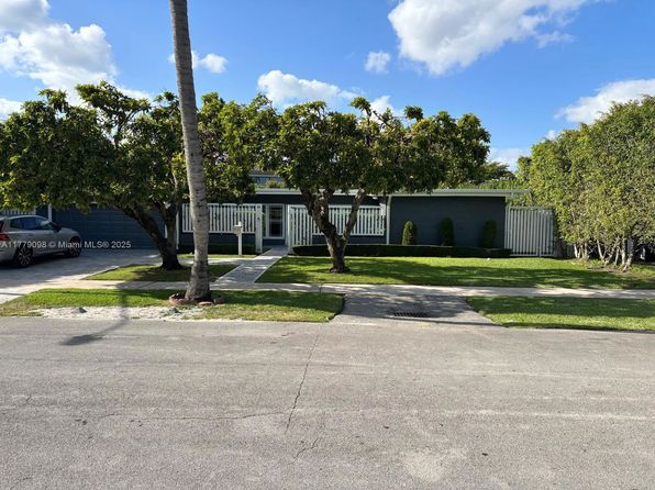 1951 NE 185th Ter N