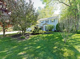 18 Wiltshire Way, Niskayuna, NY 12309