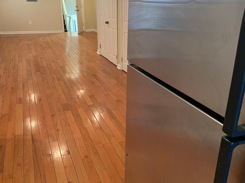 2nd image of 1734 W Girard Ave #2R