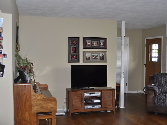4th image of 800 W 18th St