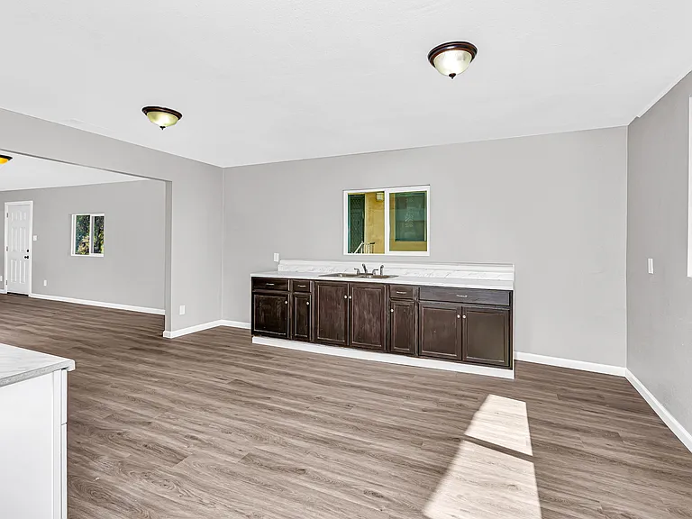 25752 Ellis St — Photo 17