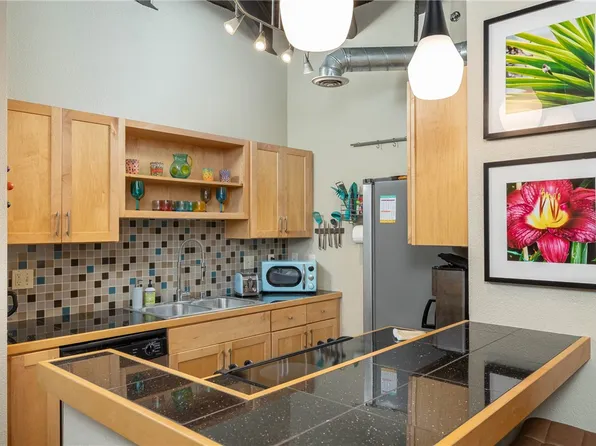 313 E Lafayette St APT 107, Fayetteville, AR 72701