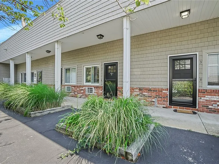 26 Narragansett Ave #4 — Photo 27