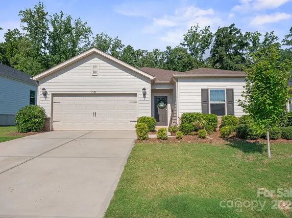 7530 Porrera St, Charlotte, NC 28214