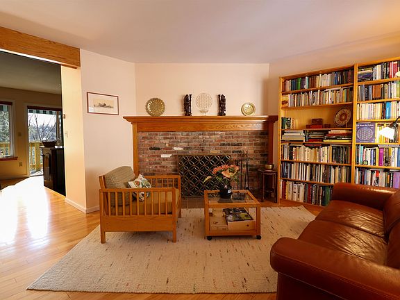 2nd image of 27 College Hill Road