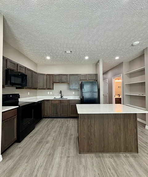 305 N 13th St #101 — Photo 8