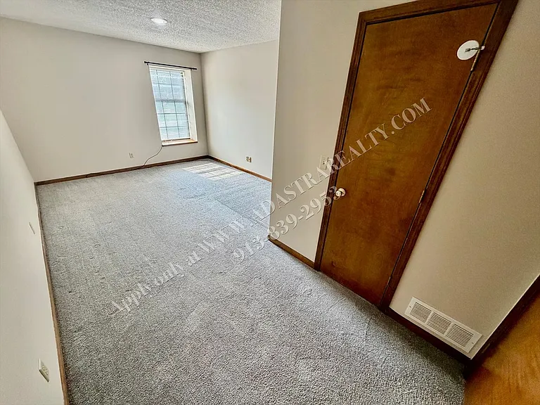 6622 W 149th Ter — Photo 19