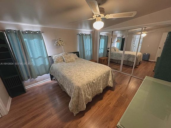 5th image of 3005 SW 50th St