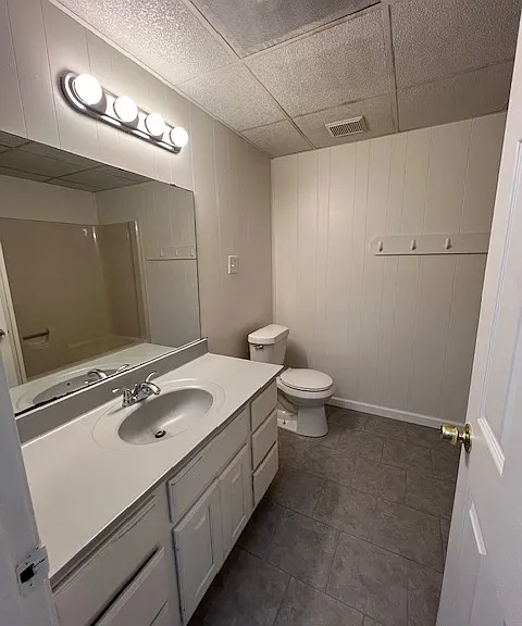 4655 Highland Ave — Photo 6