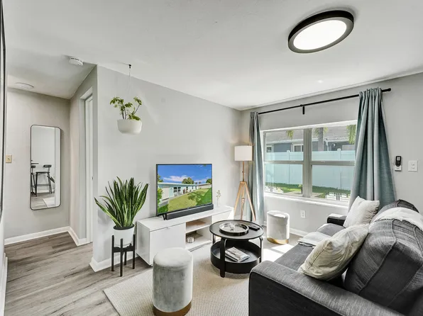 717 SW 2nd Ct, Delray Beach, FL 33444