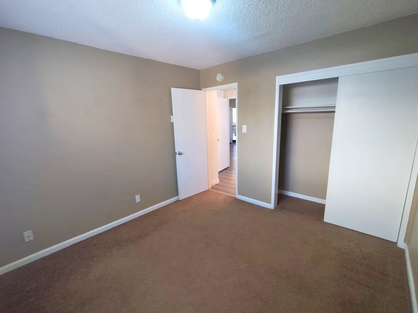 4281 Green Ave — Photo 4