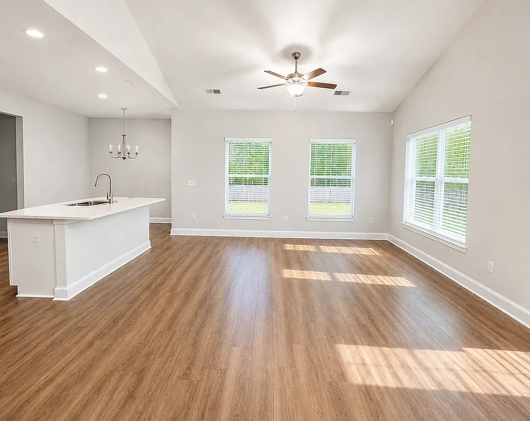 4 bed, 1948 sqft, $2,500 — Photo 2