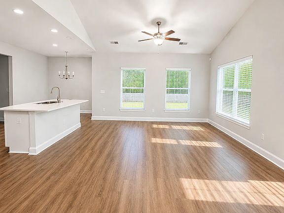 2nd image of 619 Roseridge Dr