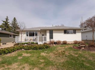 17 Meredian Rd, Strathcona County, AB T8A 0N5