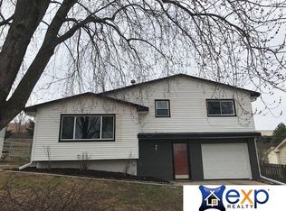 6527 N 75th St, Omaha, NE 68122