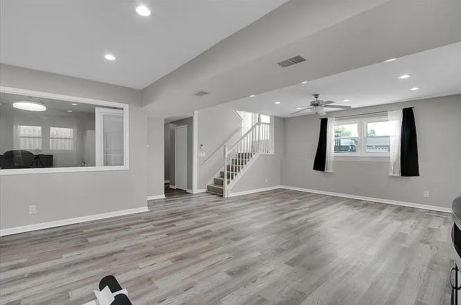 2080 Maplewood Cir — Photo 35