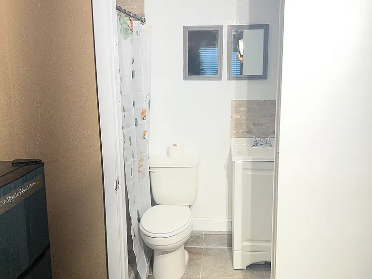 608 Watkins Dr #2 — Photo 8