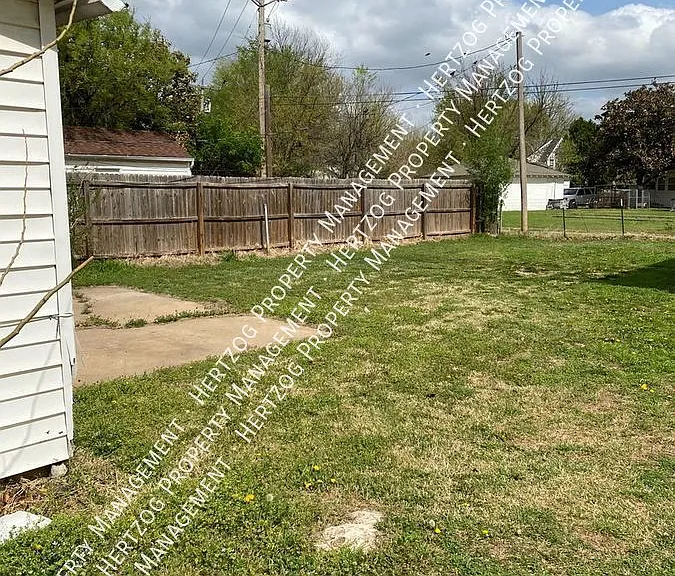 734 Marland Dr — Photo 25