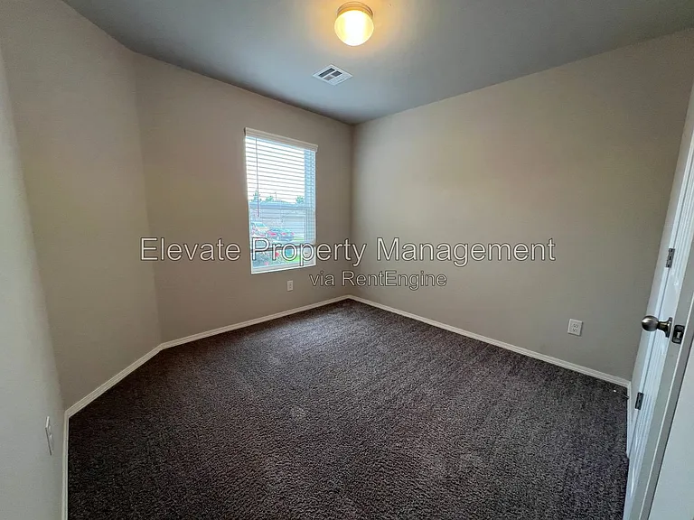 1357 Dustin Dr — Photo 12