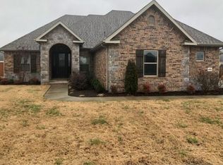 11060 N Garland McKee Rd, Prairie Grove, AR 72753