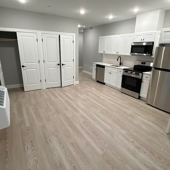168-170 Fair St #2 — Photo 1