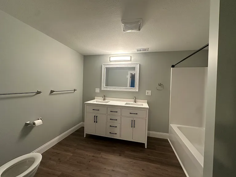 1026-1028 N Main St #C — Photo 3
