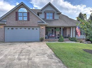 301 Autumn Cir, Bluff City, TN 37618