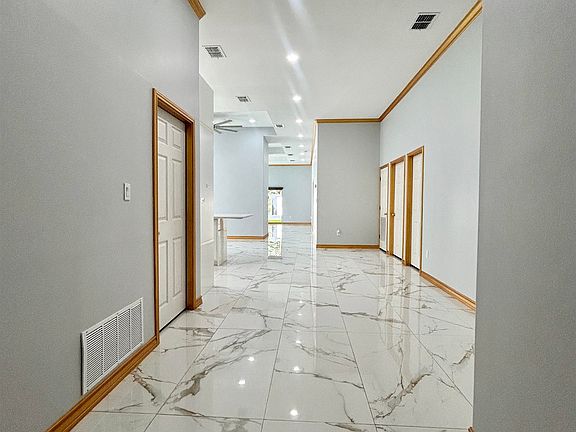 4th image of 412 Soubirous Rd
