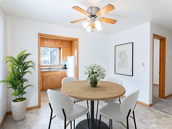 Fargo, ND L&R Apartments | 21B | Dining