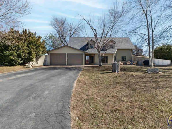 422 S Western St, Onaga, KS 66521