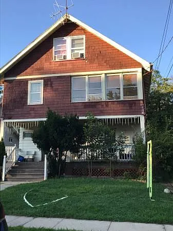 376 Harold St #2