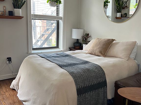 5th image of 51 Jane St APT 19
