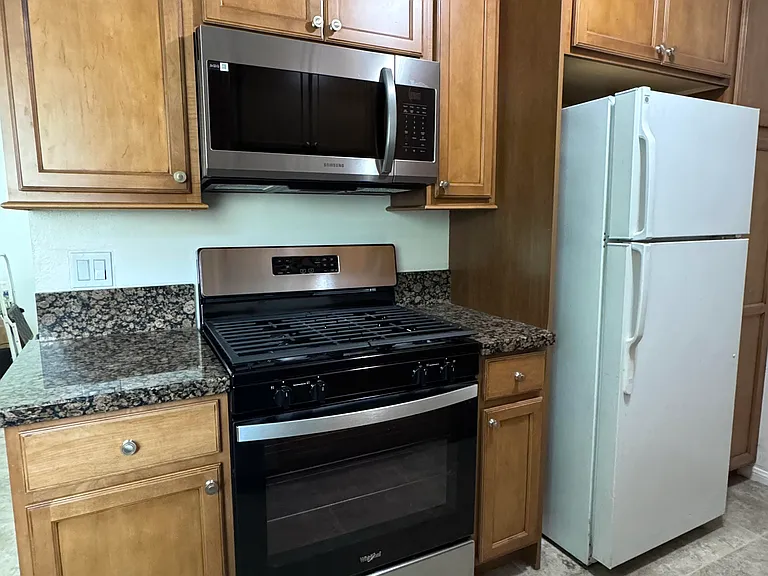 660 S Glassell St #15 — Photo 12