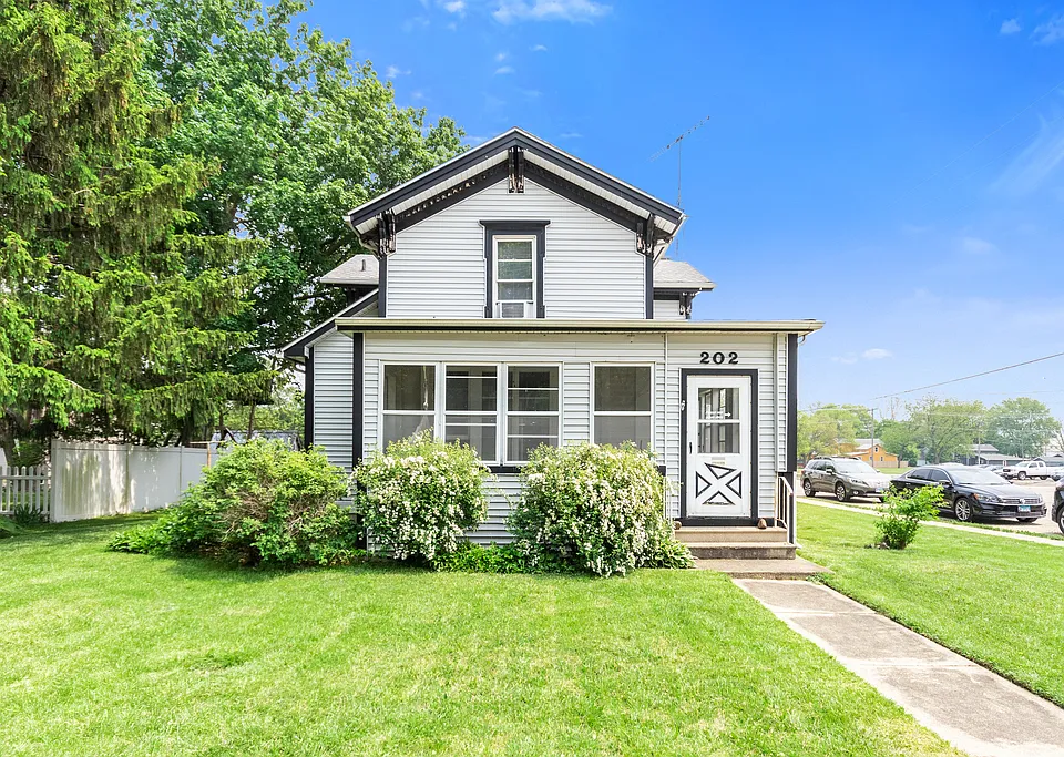202 N Main St #1