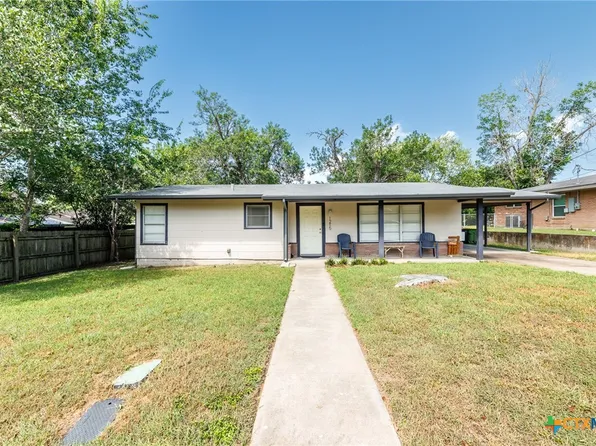 1215 N Hamilton St, Gonzales, TX 78629