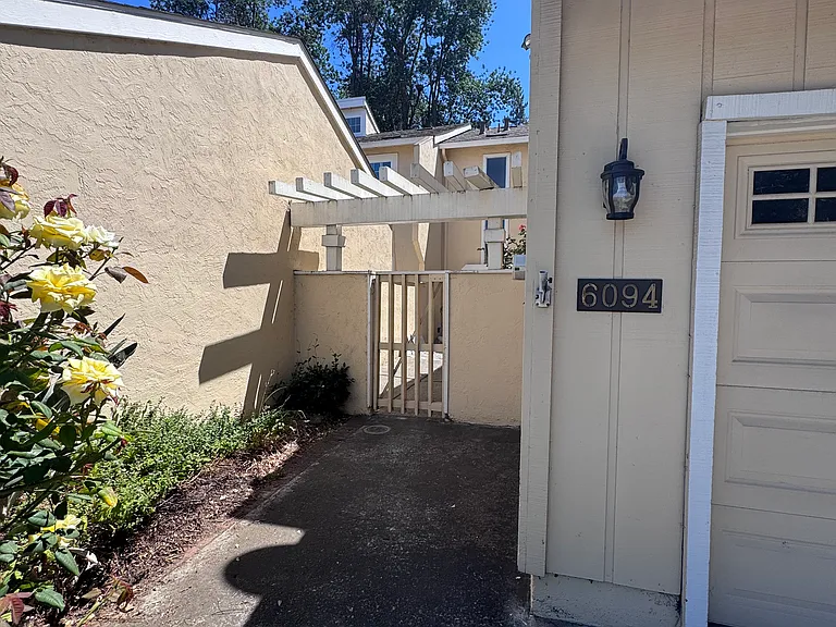 6094 Bollinger Rd — Photo 2