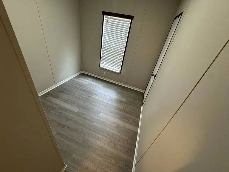 231 Bristol Dr — Photo 10