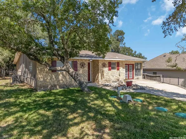 1447 Springwater, Canyon Lake, TX 78133
