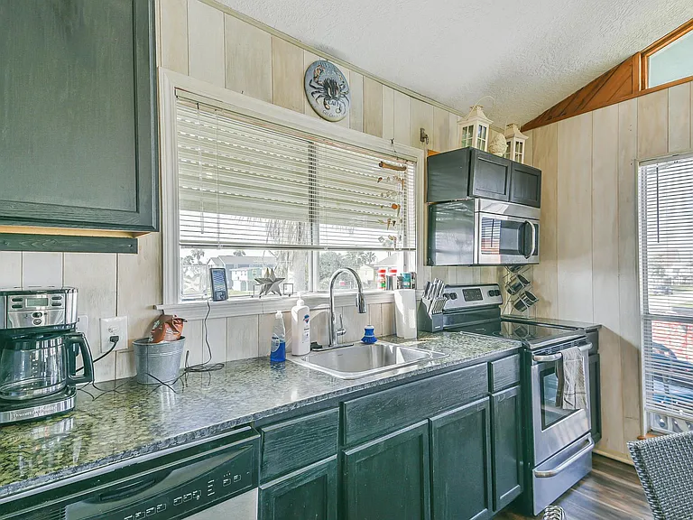 4026 Kent Dr — Photo 20