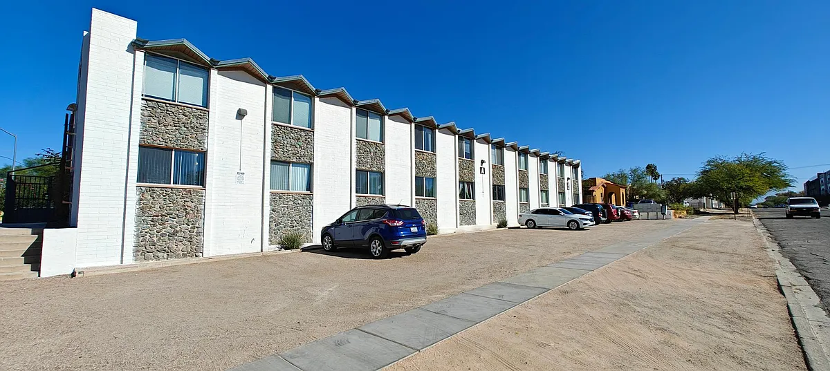 Building Photo - Good Rain Apts