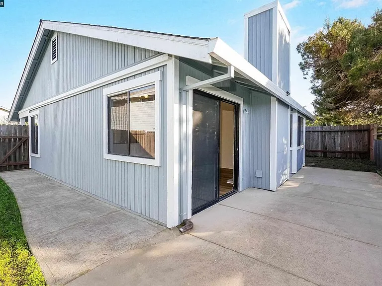 237 Starboard Dr — Photo 20