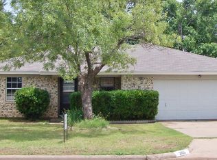 905 Kathryn St, Burkburnett, TX 76354