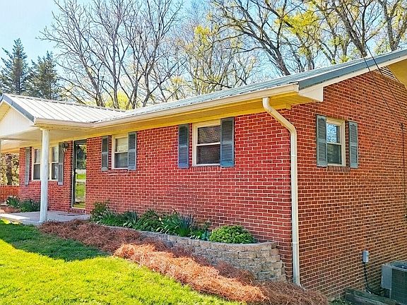 3rd image of 35 McDonald Rd
