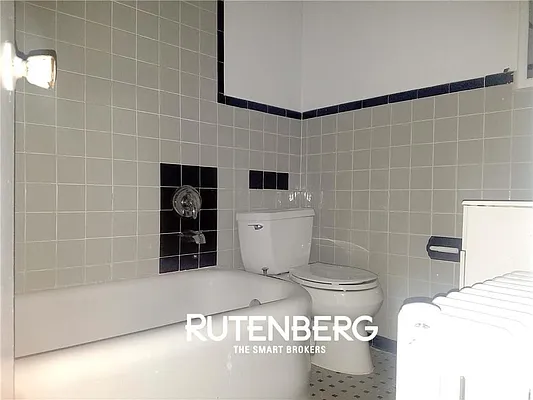 Rented by R New York | media 6