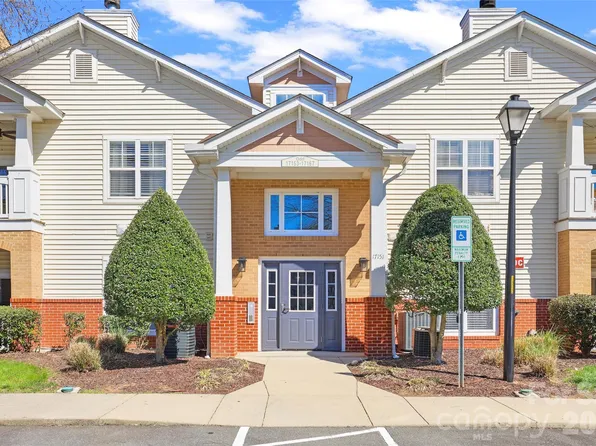 17157 Red Feather Dr, Charlotte, NC 28277