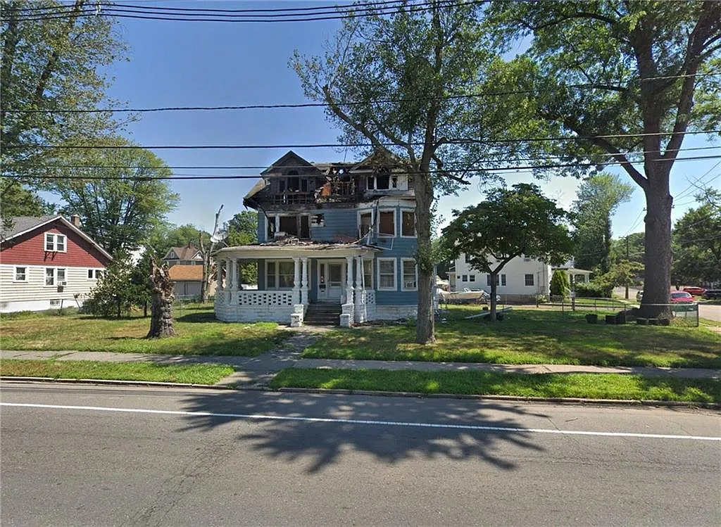 139 S Washington Ave photo 1